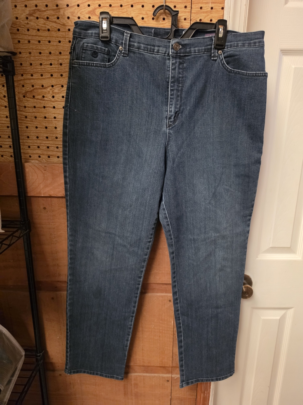 Women’s Gloria Vanderbilt Straight Leg Jeans in Dark Blue — Classic Fit